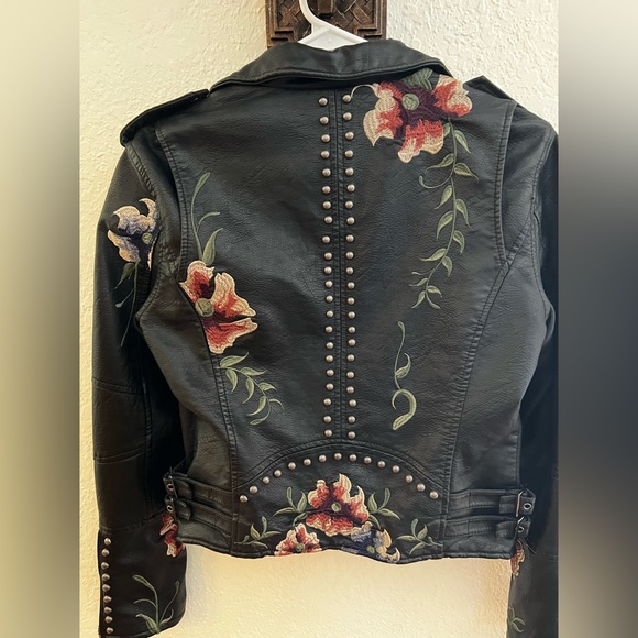BLANK NYC Floral Black Genuine Leather Jacket - Picture 6 of 9